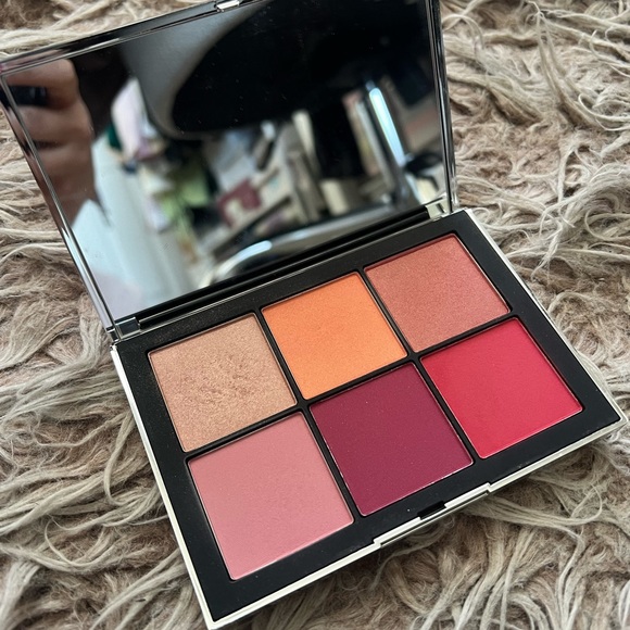 NARS Limited Edition Wanted 2 Cheek Palette❤️🧡✨ - Picture 5 of 15
